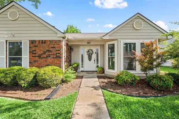 413 Kirkwood Drive, Lewisville, TX 75067