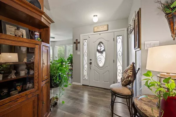 413 Kirkwood Drive, Lewisville, TX 75067