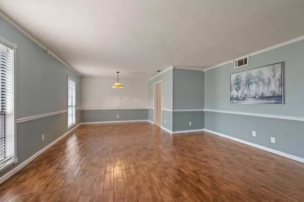 3712 Chittam Lane, Bedford, TX 76021