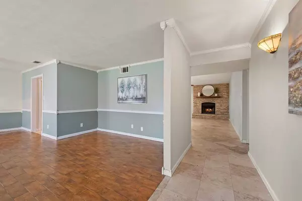 3712 Chittam Lane, Bedford, TX 76021