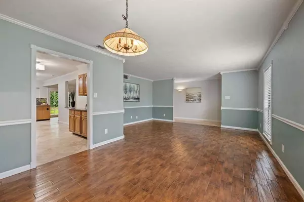 3712 Chittam Lane, Bedford, TX 76021