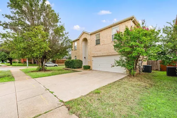 12804 Chittamwood Trail, Fort Worth, TX 76040