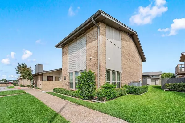 3006 Rustling Leaves Lane, Bedford, TX 76021