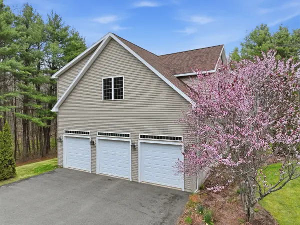 161 Rice Corner Rd, Brookfield, MA 01506-1806