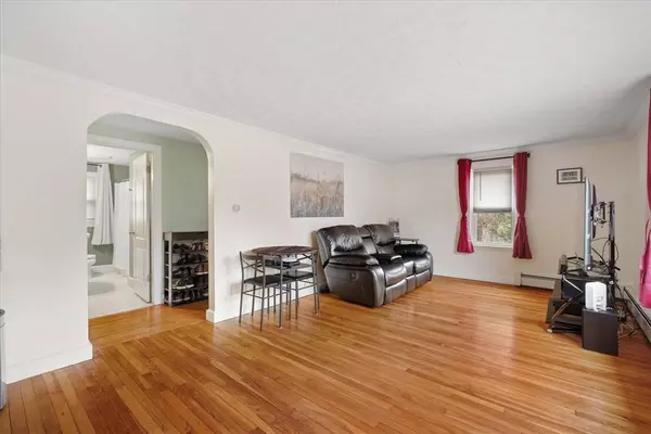 6 Pinehurst Drive, Webster, MA 01570