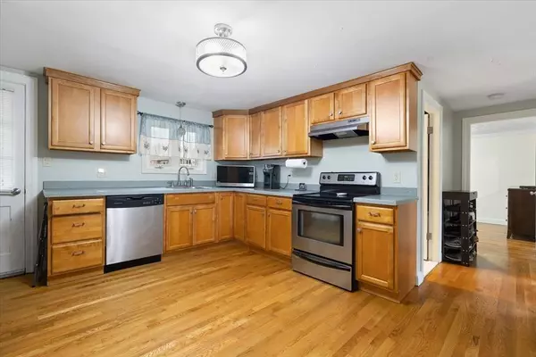 6 Pinehurst Drive, Webster, MA 01570