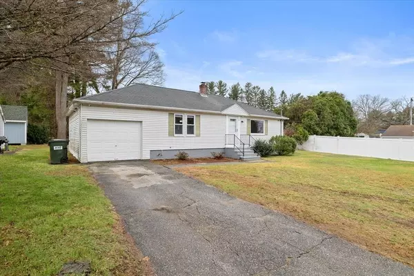 6 Pinehurst Drive, Webster, MA 01570