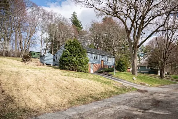 10 Chris Rd, Oxford, MA 01540