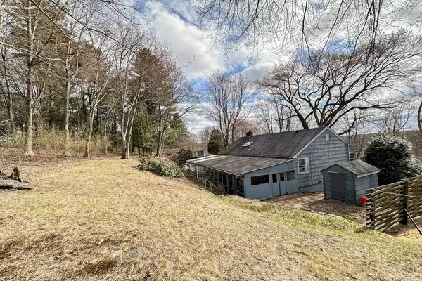 10 Chris Rd, Oxford, MA 01540