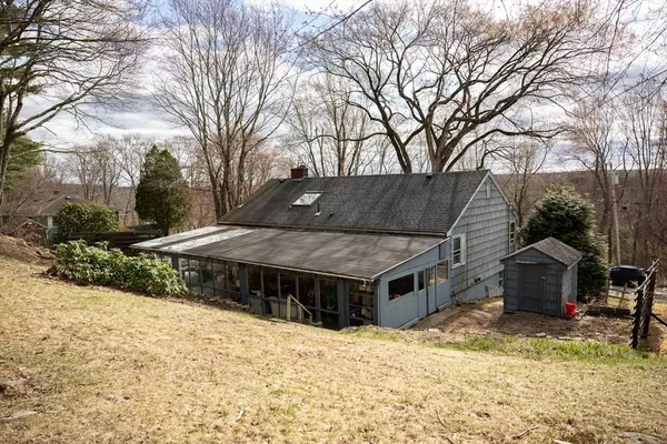 10 Chris Rd, Oxford, MA 01540