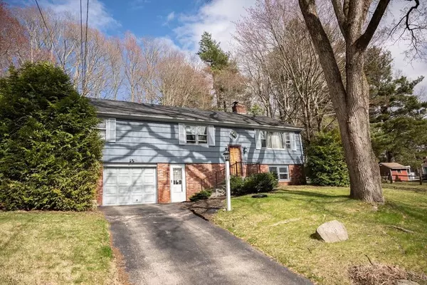 10 Chris Rd, Oxford, MA 01540
