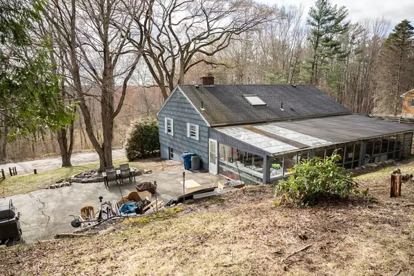 10 Chris Rd, Oxford, MA 01540