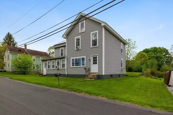 9 Green St, Brookfield, MA 01506