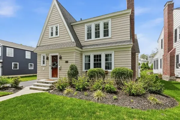 16 Bay State Road, Worcester, MA 01606