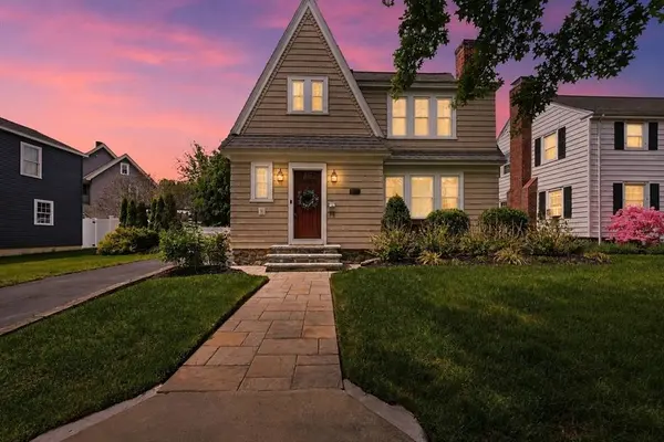 16 Bay State Road, Worcester, MA 01606