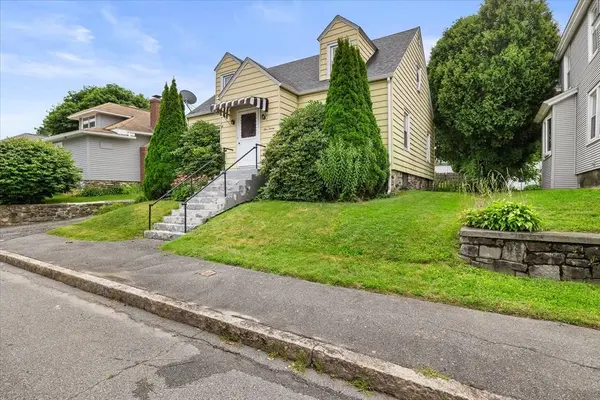 120 Farrar Ave, Worcester, MA 01604