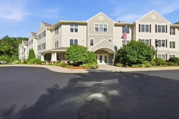 7 Crescent Way #306, Sturbridge, MA 01518