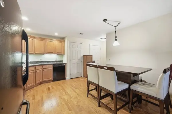 7 Crescent Way #306, Sturbridge, MA 01518