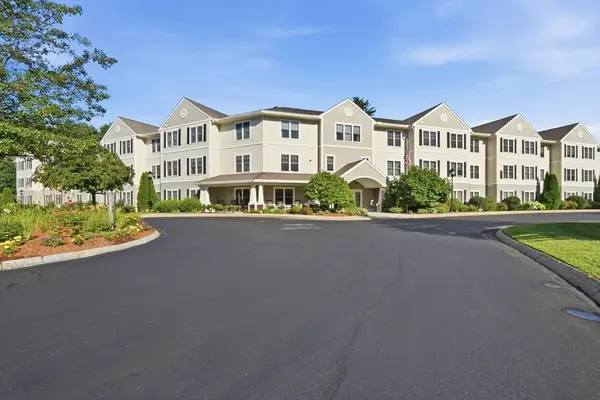7 Crescent Way #306, Sturbridge, MA 01518