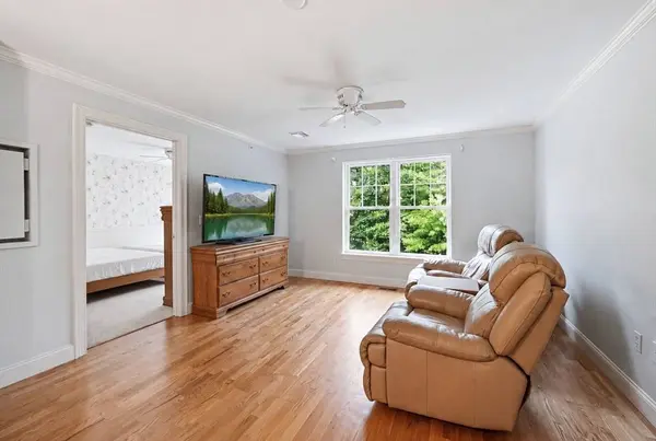 7 Crescent Way #306, Sturbridge, MA 01518
