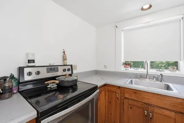 18 Fiske Hill Rd, Sturbridge, MA 01566