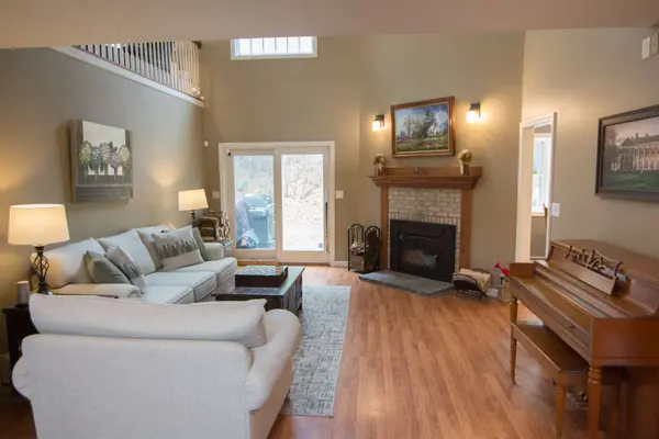 122 May Brook Road Holland, Ma 01521,