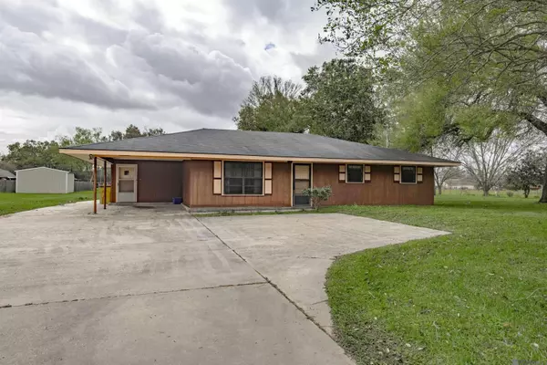 60245 Bayou Rd, Plaquemine, LA 70764
