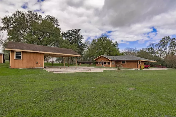 60245 Bayou Rd, Plaquemine, LA 70764