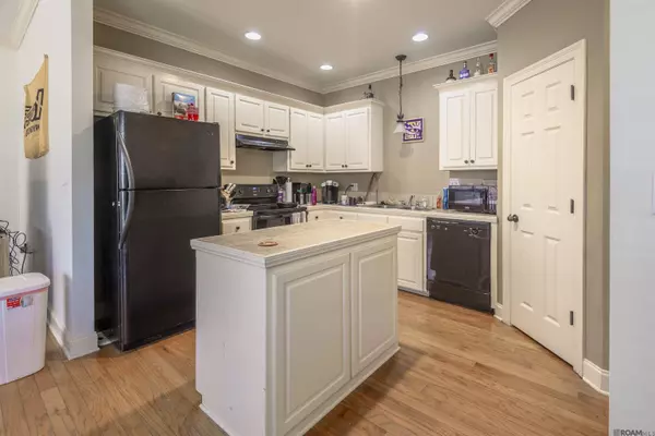 5267 Eastbay Dr, Baton Rouge, LA 70820