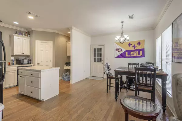 5267 Eastbay Dr, Baton Rouge, LA 70820