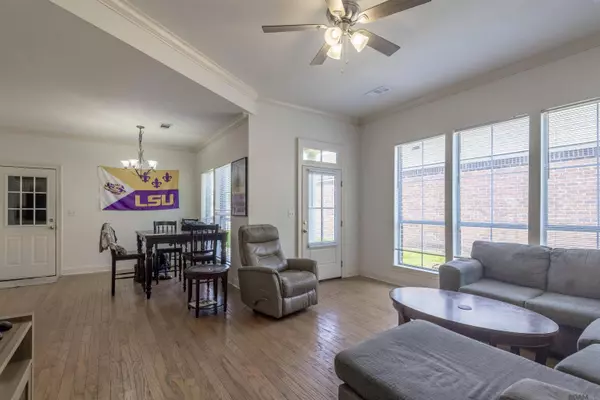 5267 Eastbay Dr, Baton Rouge, LA 70820