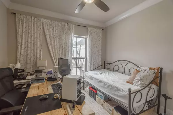 8324 Valencia Ct, Baton Rouge, LA 70820