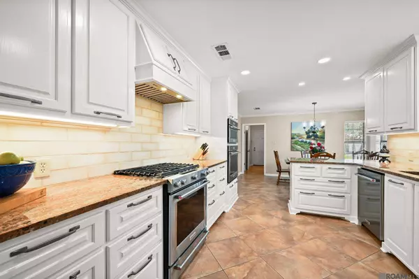 12114 Oakshire Ave, Baton Rouge, LA 70810