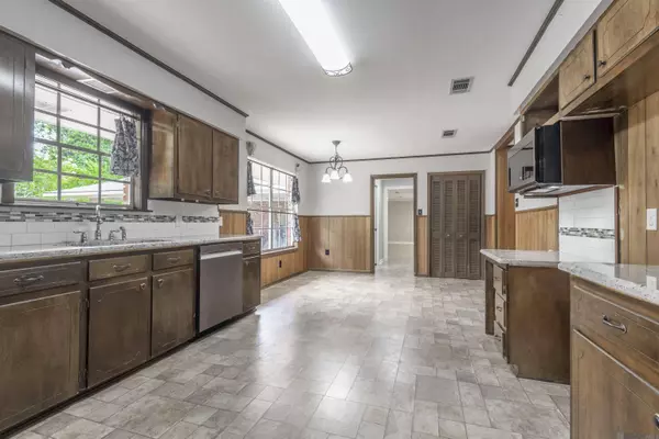 3616 S Lakeshore Ave, Baton Rouge, LA 70810