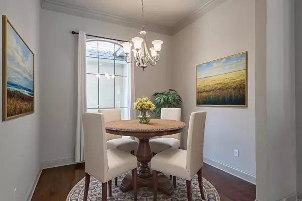 8261 Valencia Ct, Baton Rouge, LA 70820