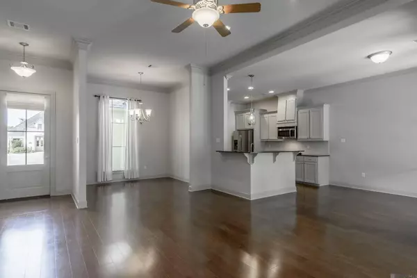 8261 Valencia Ct, Baton Rouge, LA 70820