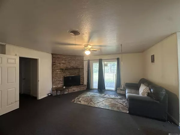 9567 W Pomona Dr, Baton Rouge, LA 70815