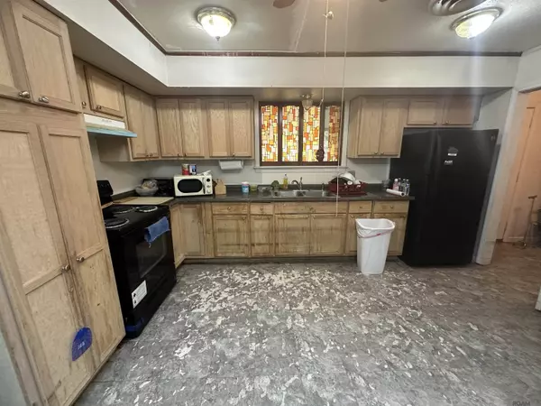 9567 W Pomona Dr, Baton Rouge, LA 70815