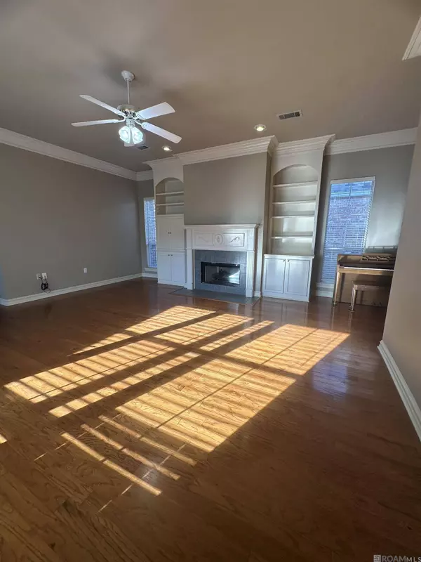 5820 Glen Cove Dr, Baton Rouge, LA 70809