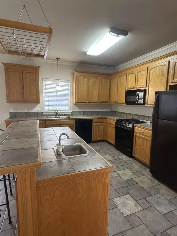 5820 Glen Cove Dr, Baton Rouge, LA 70809