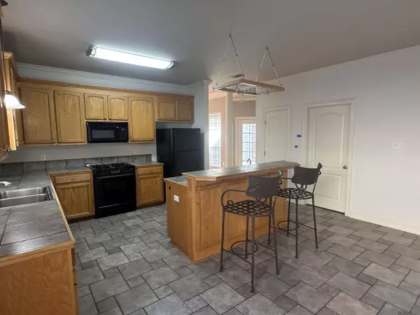 5820 Glen Cove Dr, Baton Rouge, LA 70809