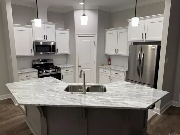 10606 Highland Lakes Dr, Denham Springs, LA 70726