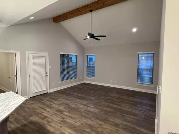 10606 Highland Lakes Dr, Denham Springs, LA 70726