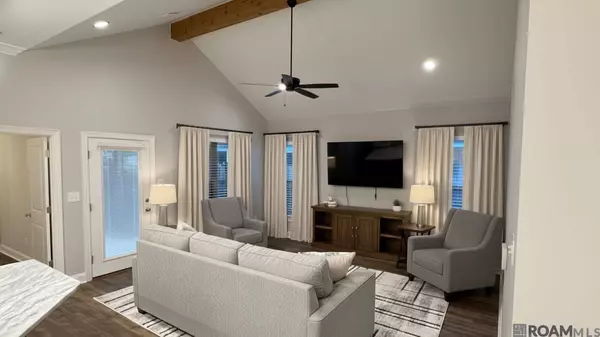 10606 Highland Lakes Dr, Denham Springs, LA 70726