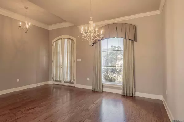 825 Wordsworth Dr, Baton Rouge, LA 70810