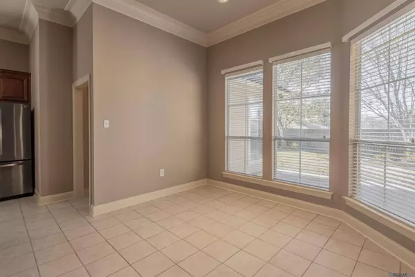 825 Wordsworth Dr, Baton Rouge, LA 70810