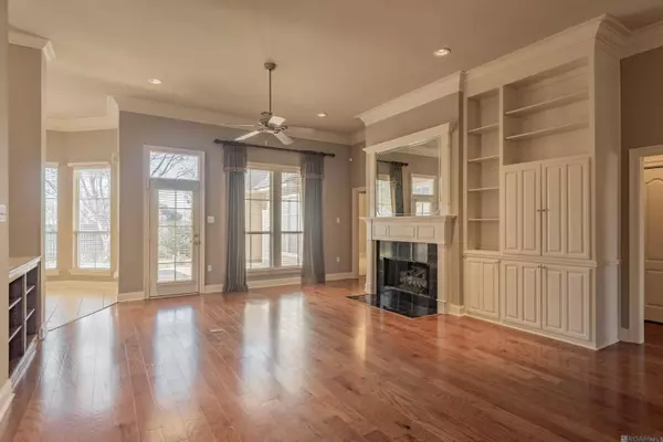 825 Wordsworth Dr, Baton Rouge, LA 70810