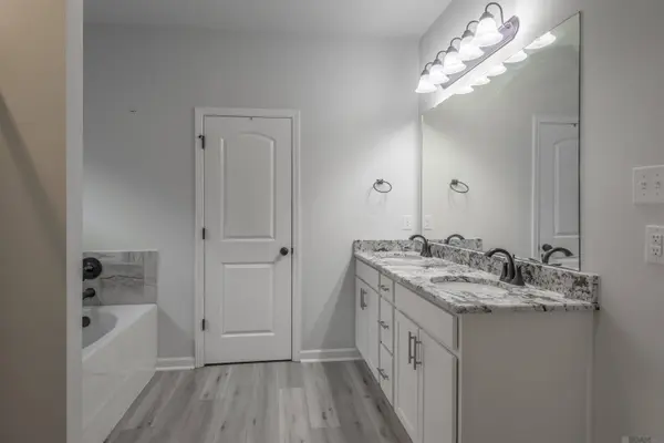 1202 Rustic Pine Dr, Baton Rouge, LA 70820