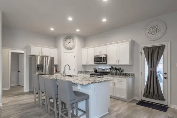 1202 Rustic Pine Dr, Baton Rouge, LA 70820