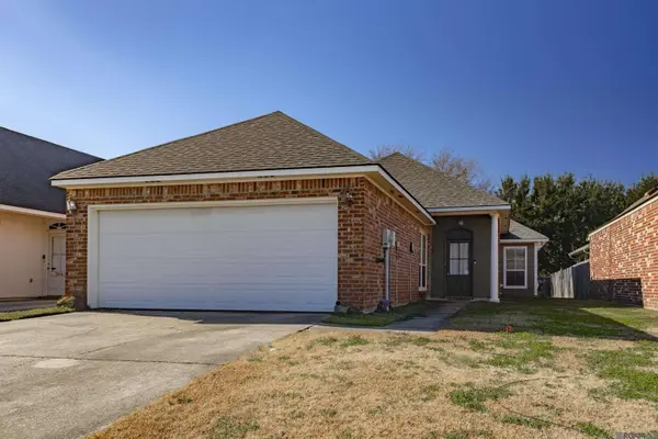 5684 Ducros Dr, Baton Rouge, LA 70820